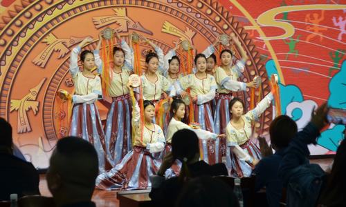 慰问文艺汇演1.jpg