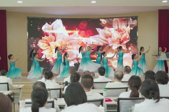 舞蹈《青春骊歌》.jpg