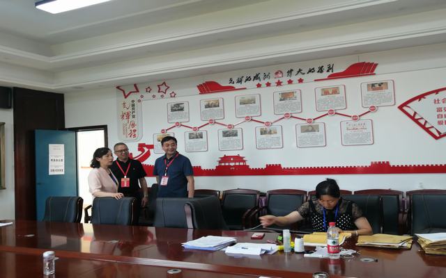 1688953734484039864.jpg 安州考点查看试卷装订.jpg